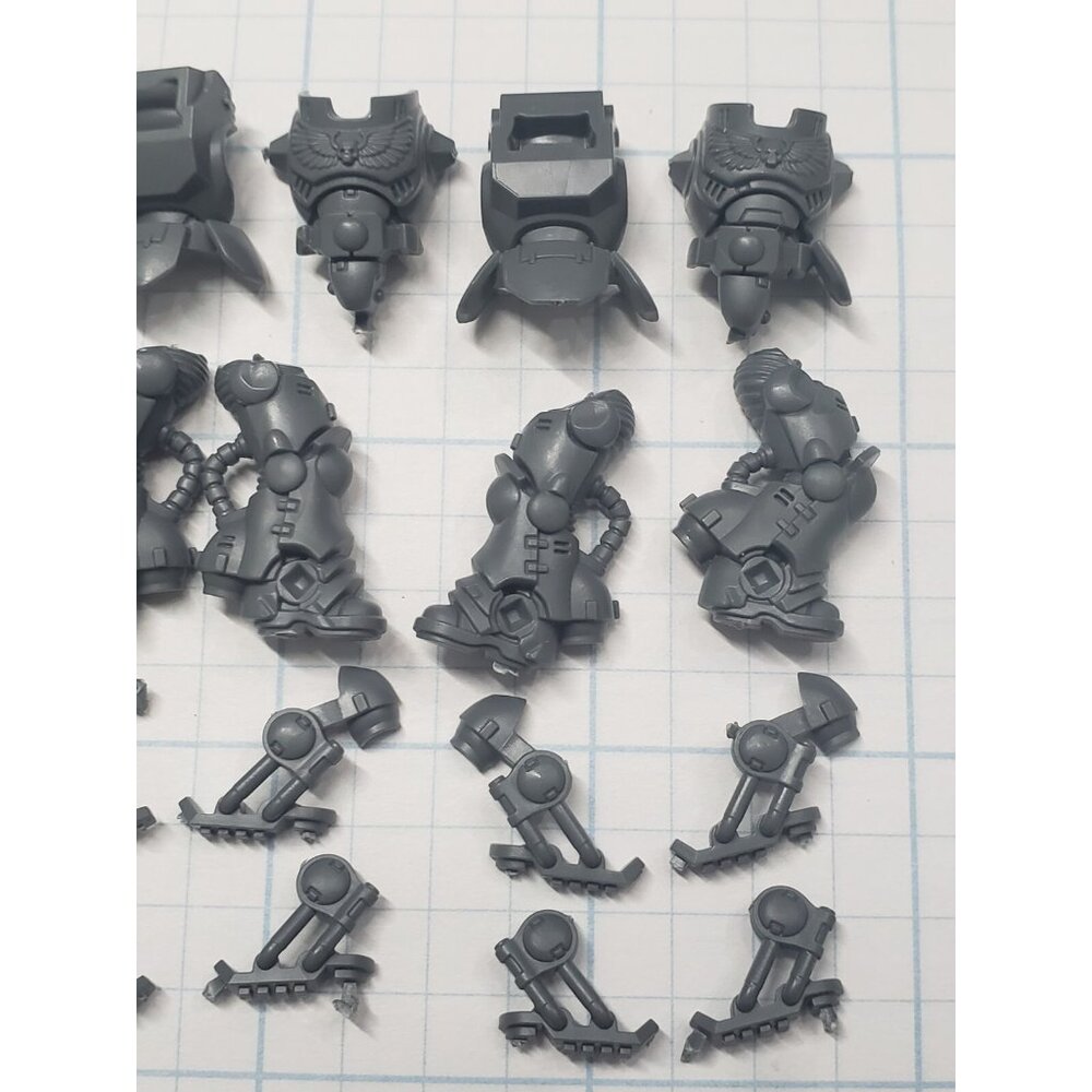 Warhammer 40k Space Marine Bits Primaris Inceptor Gravis Armor Torso Legs x3 Set - Picture 4 of 4